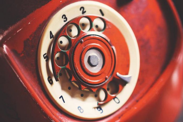 stary telefon tarczowy-quiz wiedzy ogólnej