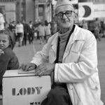 Lody w Polsce Ludowej, staruszek sprzedający lody, quiz o PRL