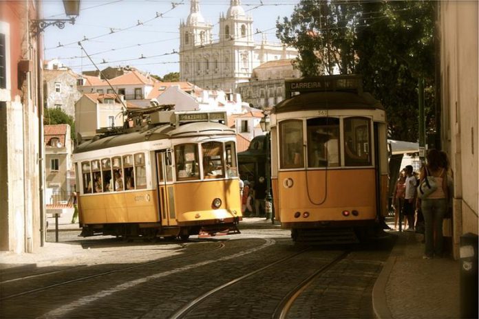 Stare tramwaje-zajezdnia tramwajowa-vintage