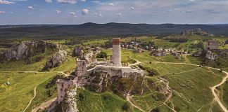 Zamek w Olsztynie, ruiny z drona, jurajskie skały